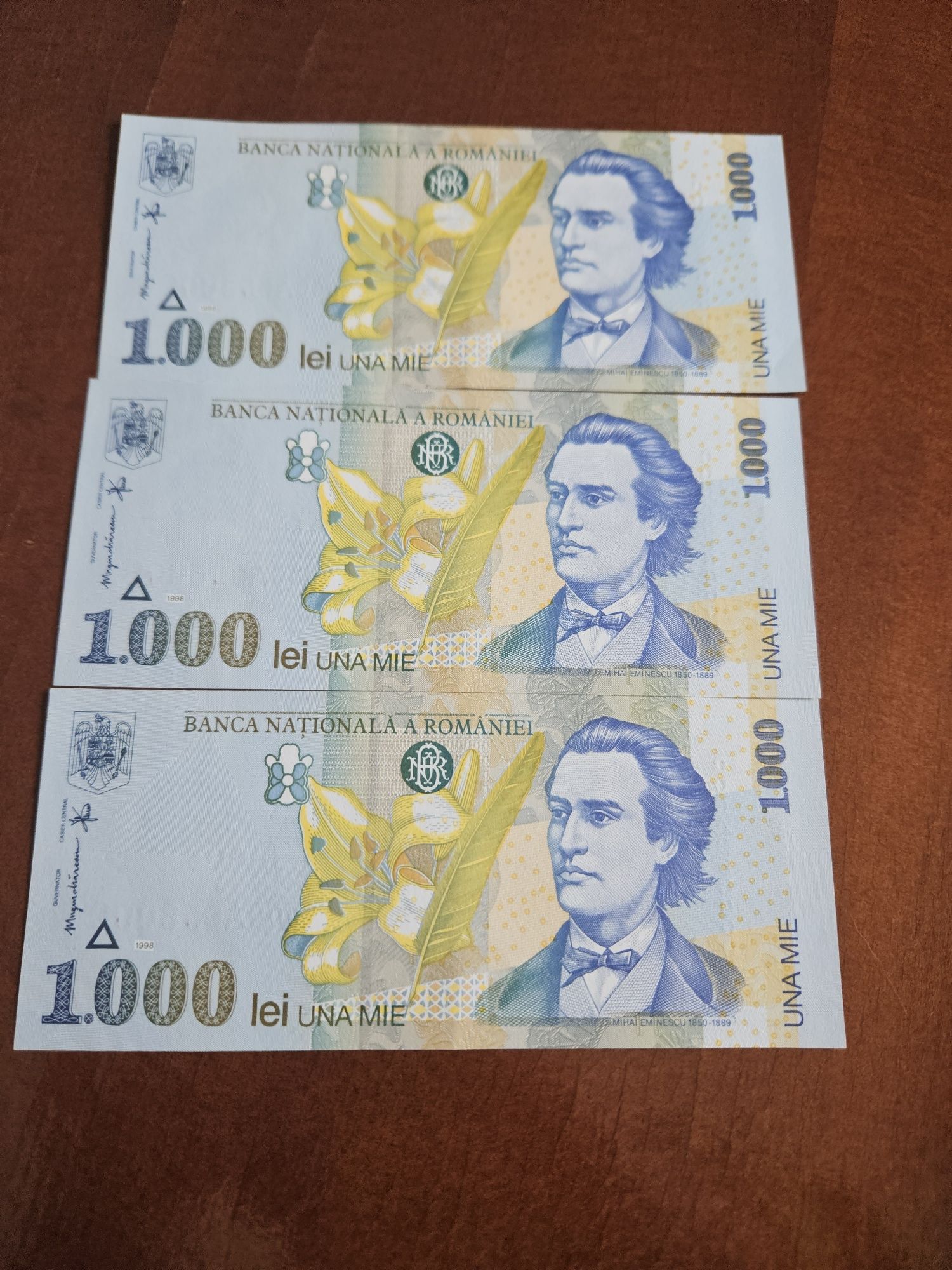 Vând bancnota 1000 lei