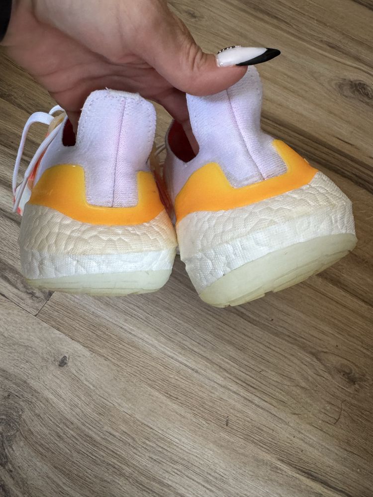 Оригинални маратонки Adidas UltraBoost 22! 40 н
