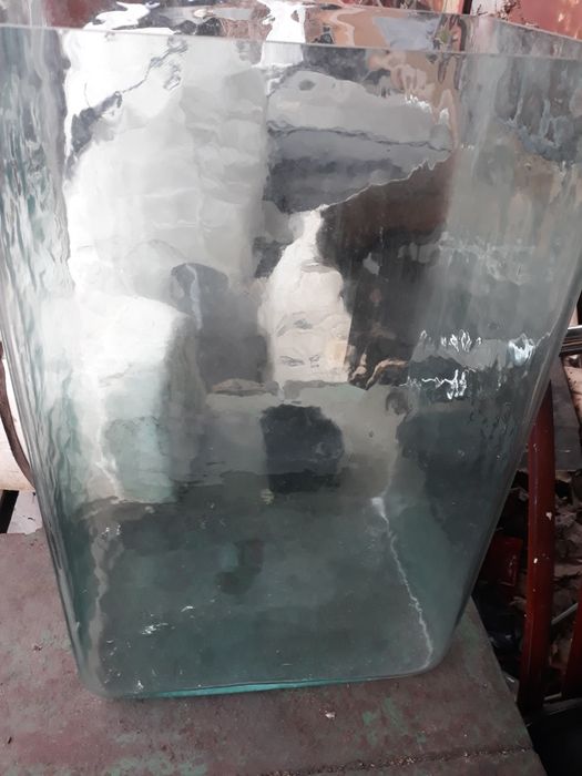 Продавам отлят аквариум