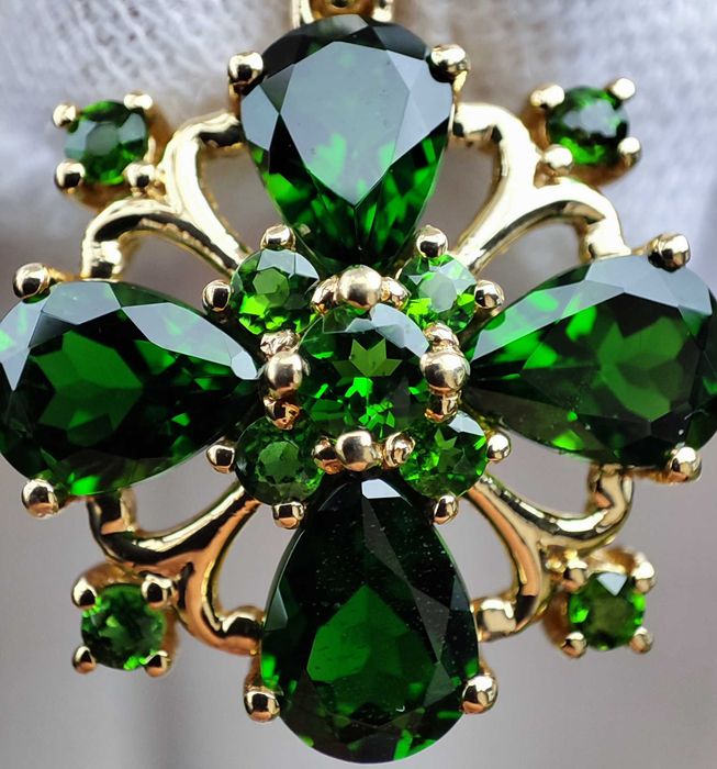 fascinant pandantiv aur 14k chrome diopside unicat