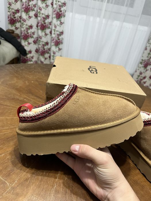 Papuci UGG Tazz II