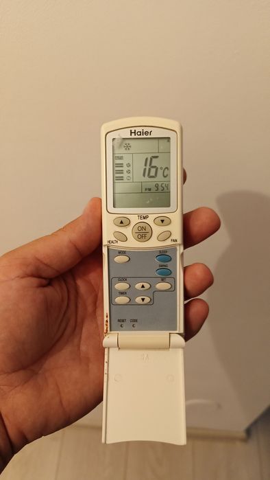 Vând telecomanda aer conditionat Haier HSU-12HD03/R2