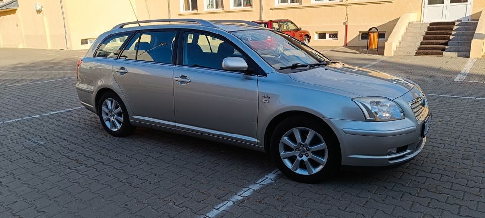 Toyota Avensis T25 2.0 116 CP