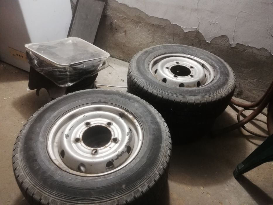 Бусови гуми с джанти