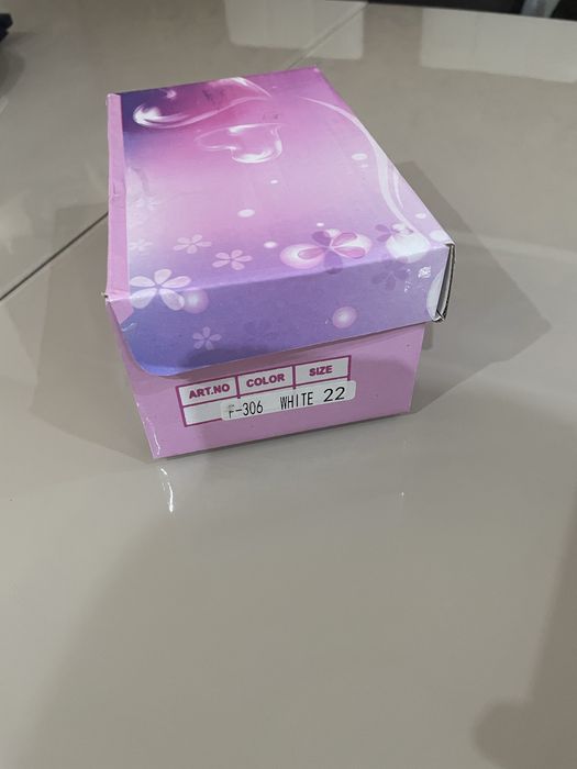 Обувки за момиче