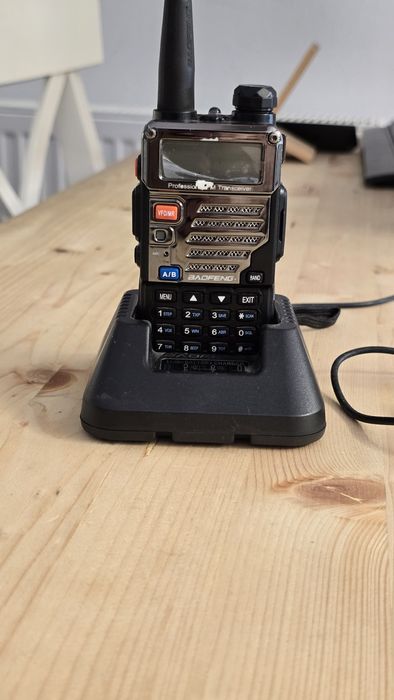 Statie walkie-talkie Baofeng uv-5re