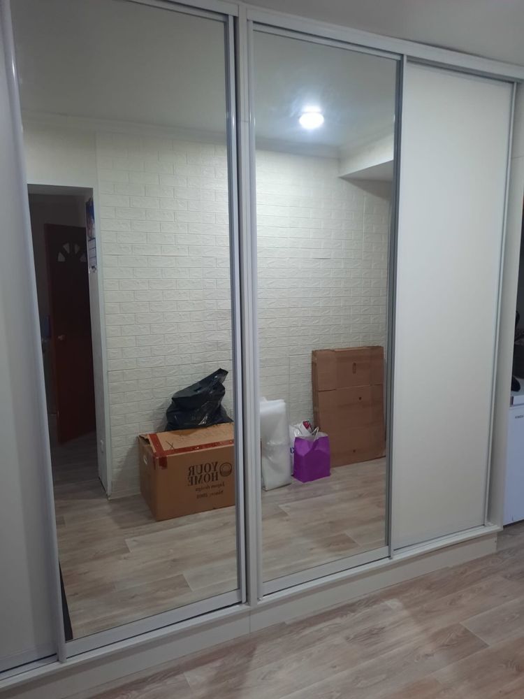 Продается шкаф для прихожий