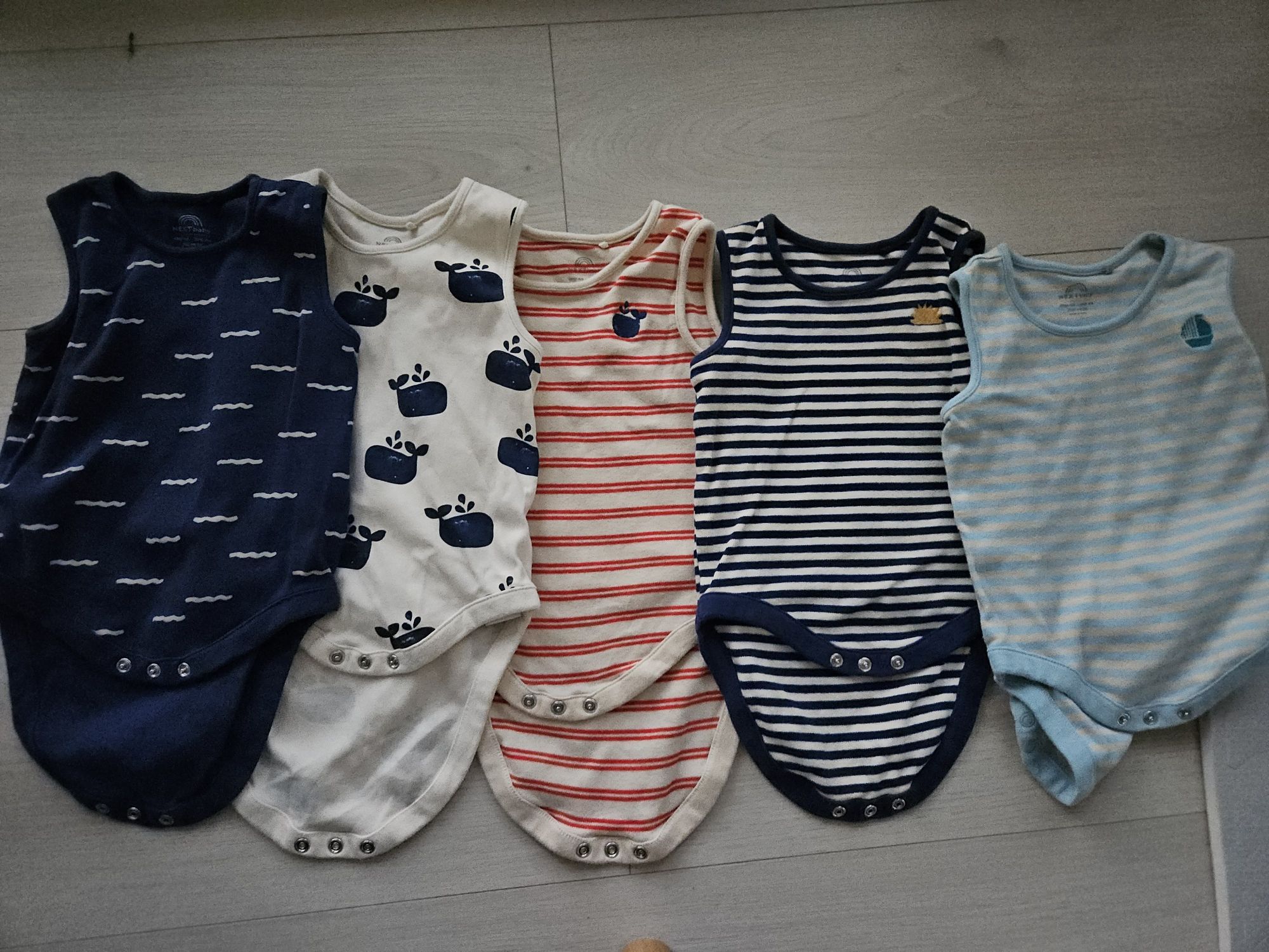 Vand pachet haine bebe - 12 body-uri bebe 9-12 luni, de la Next, bunba