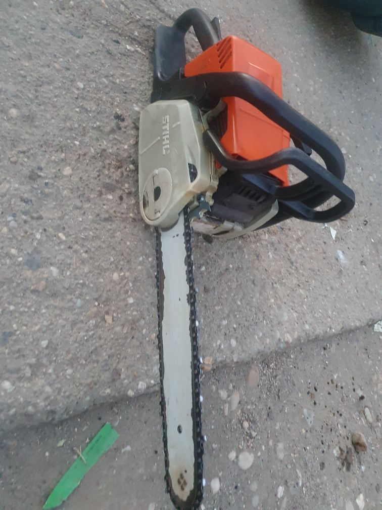 Vând  drujbă stihl