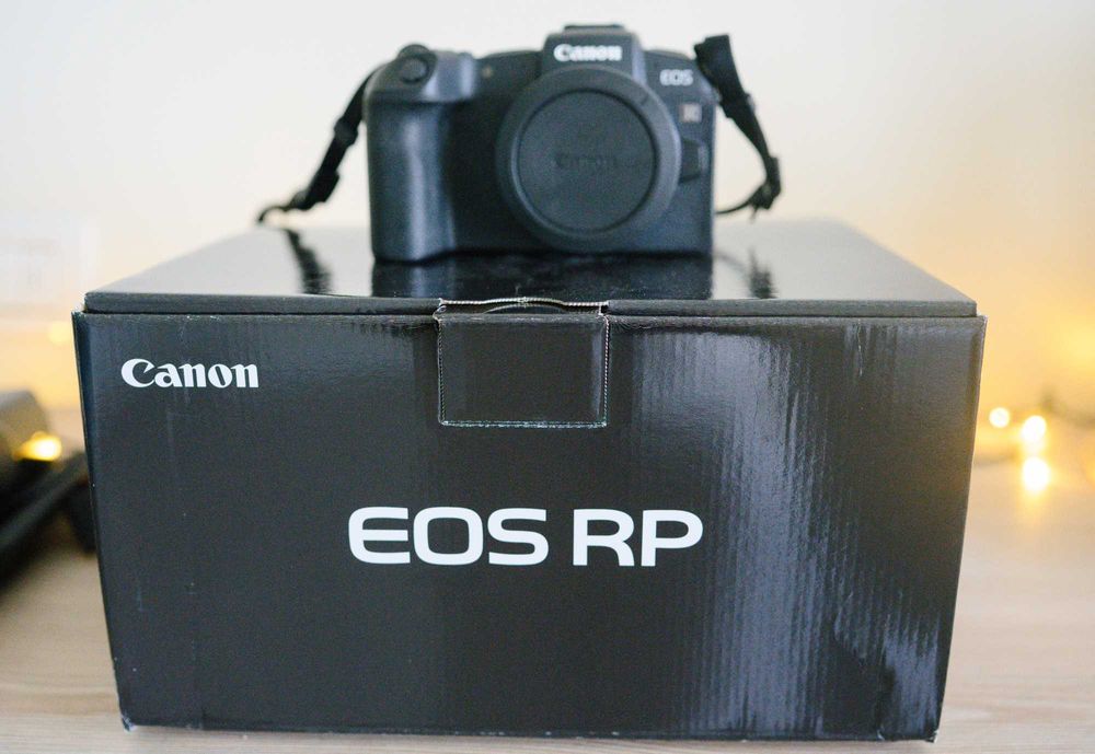Aparat de fotografiat Canon EOS RP cu Obiectiv 35mm 2.0 EF IS USM