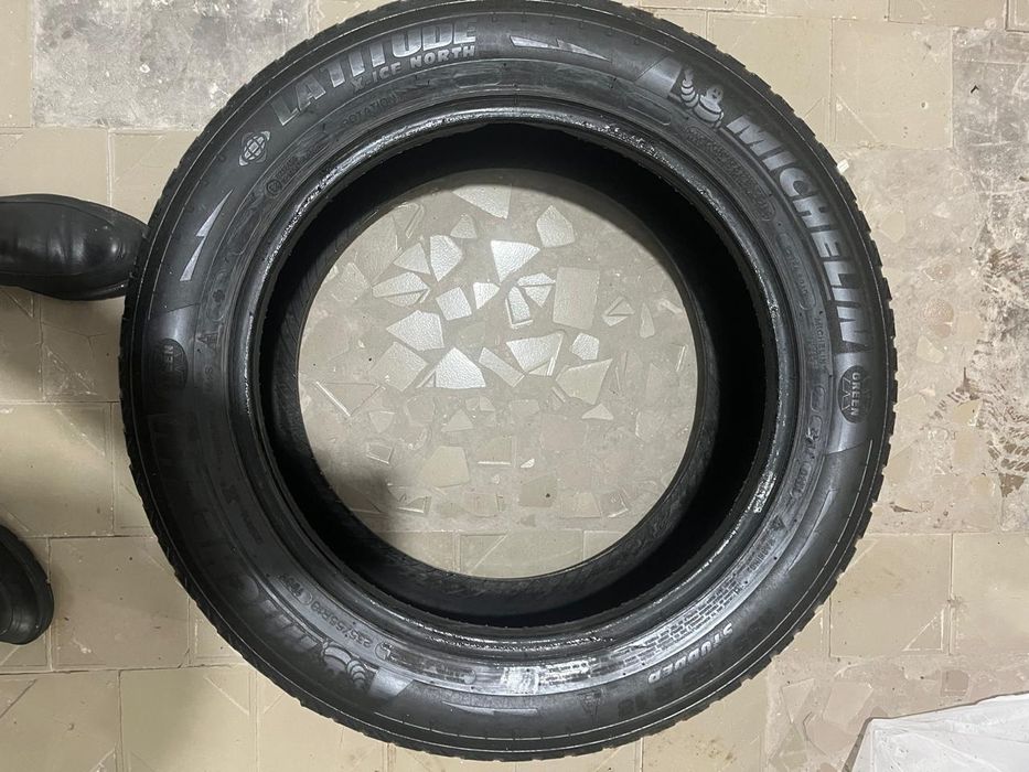 Зимние шины 235/55 R18