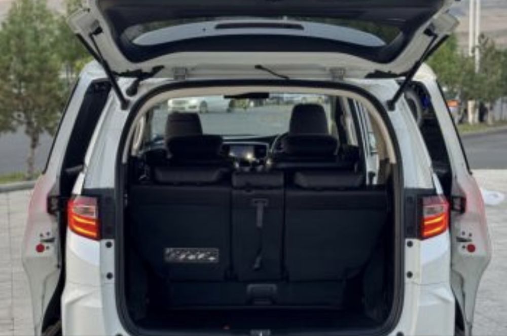HONDA ODYSSEY Hybrid. Япония.