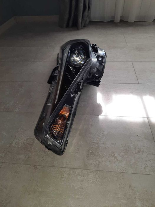 Far original stanga Led Xenon Hyundai Elantra CN7