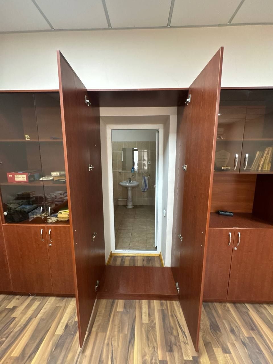 Урда офисы 100м²- 36м² 1этаж 2линия Юр адрес 24/7