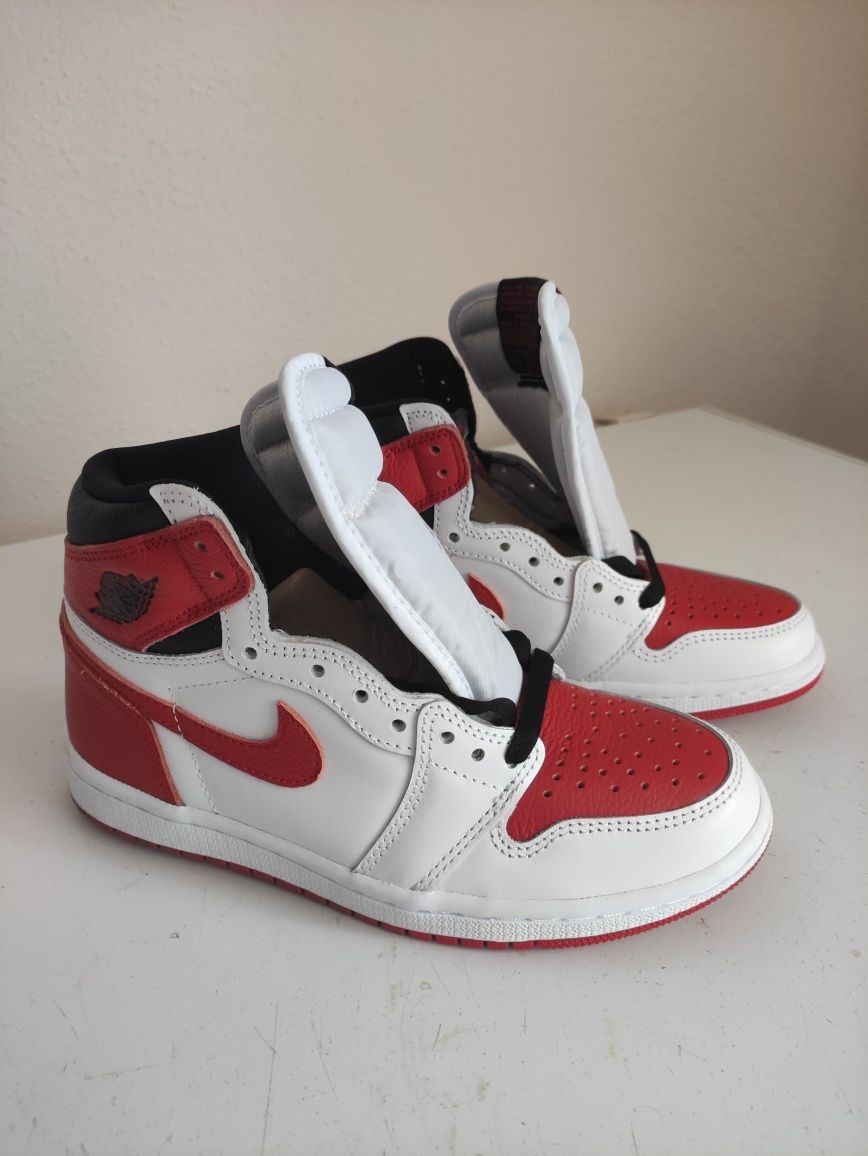 Nike Air Jordan 1 Retro High OG (40)