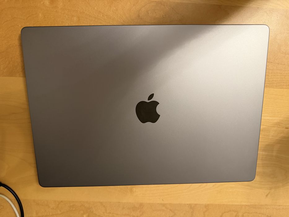 Macbook pro 16inch M1 Pro- 512 GB - 16 GB RAM