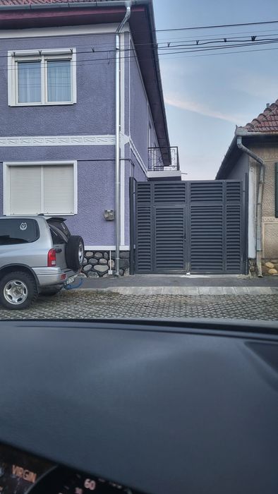 Apartament la casa, recent renovat spre inchiriere