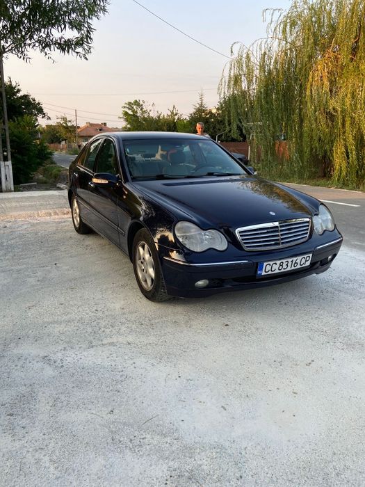 Vând Mercedes C180