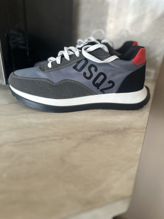 Маратонки чисто нови