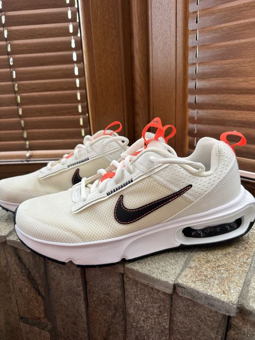 Маратонки унисекс NIKE