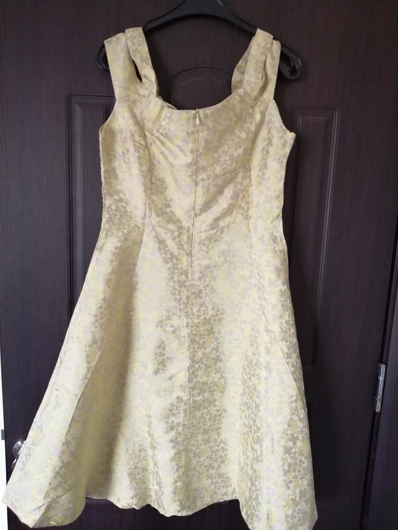 Разпродажба, нова златиста рокля, от Англия