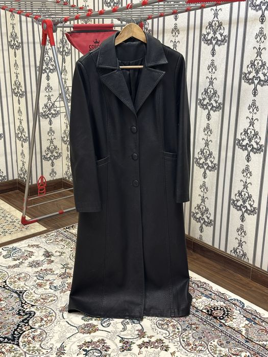 Продаются женские плащи