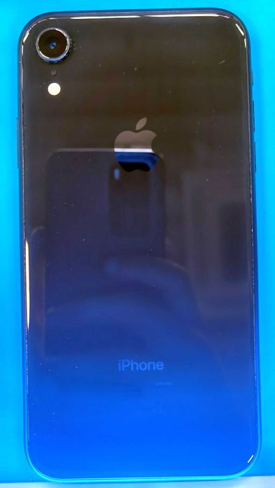 iPhone XR 64/3GB Black + 3 кейса