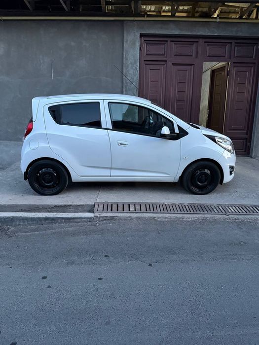 Spark Sotiladi 2015 yil 2 evro avtomat prapani bor