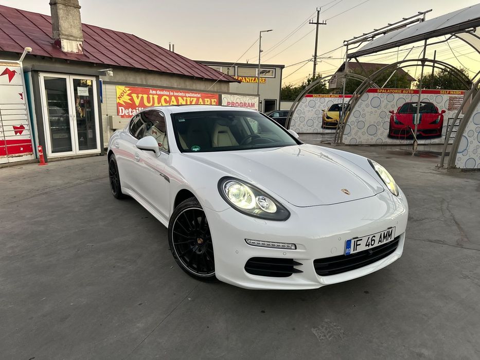 Porsche Panamera Porsche Panamera 3.0 Diesel 300 CP • 2014 • Full Option