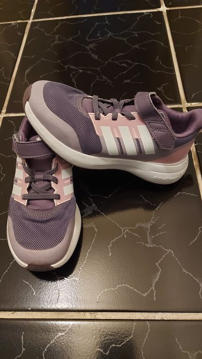 Adidasi Fila fete
