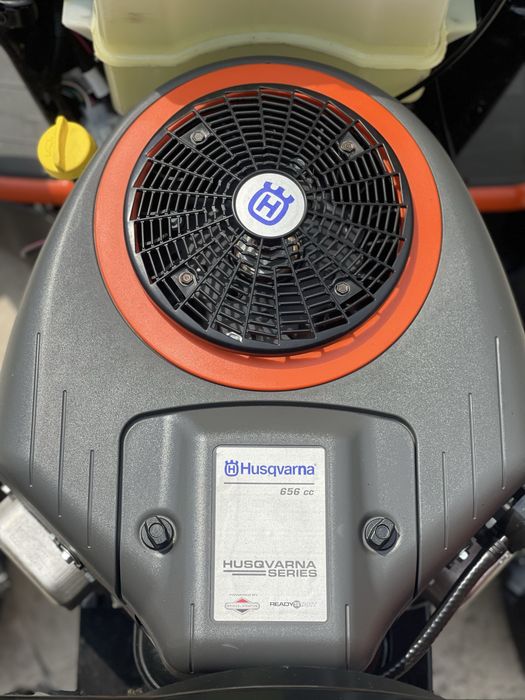 Tractoras de tuns iarba Husqvarna tc