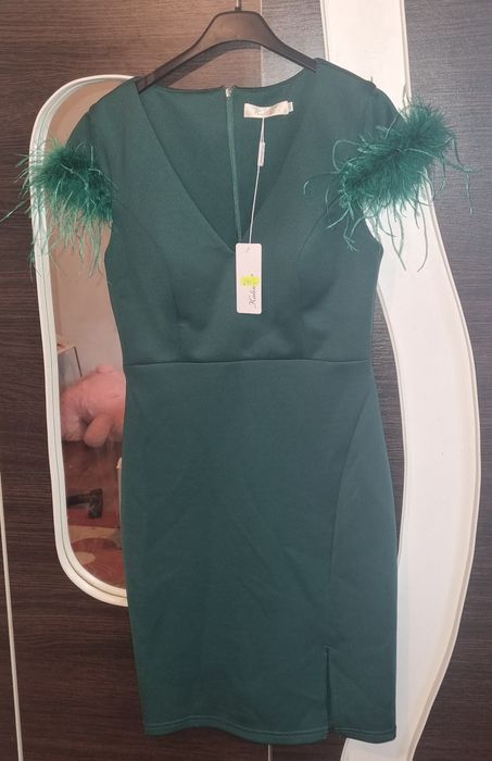 Vand rochie nouă. Mărimea L