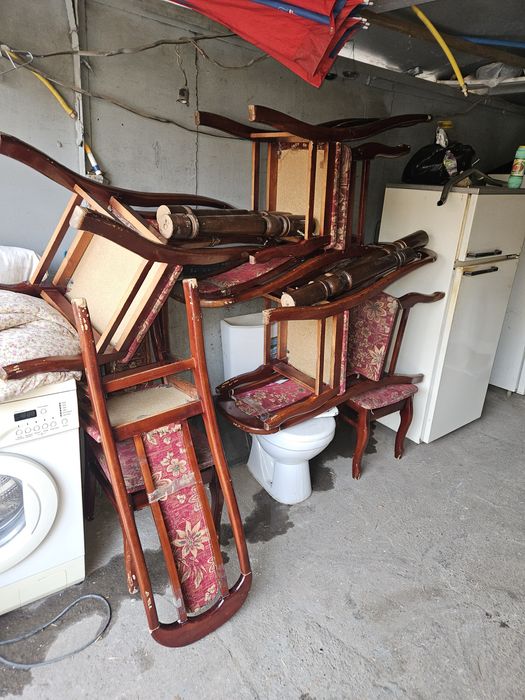 Стол и стул сотилади 12 кишилик холати яхши