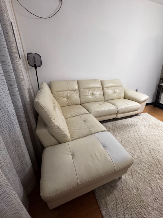 Canapea din piele bej