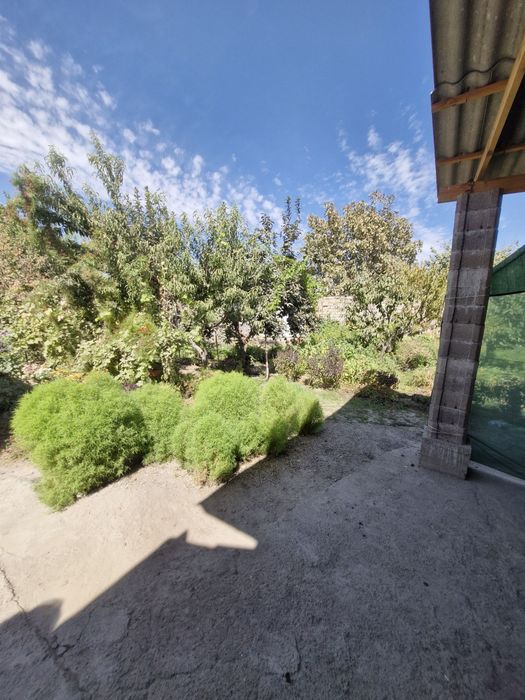 Оҳангарон шаҳар 
Қўрғон маҳалласида 
8 сотих 4 хоналик ховли сотилади