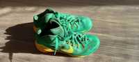 Vand o pereche adidasi Nike Hyperdunk