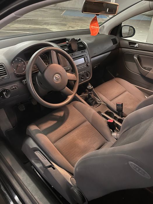 Продавам VW Golf V