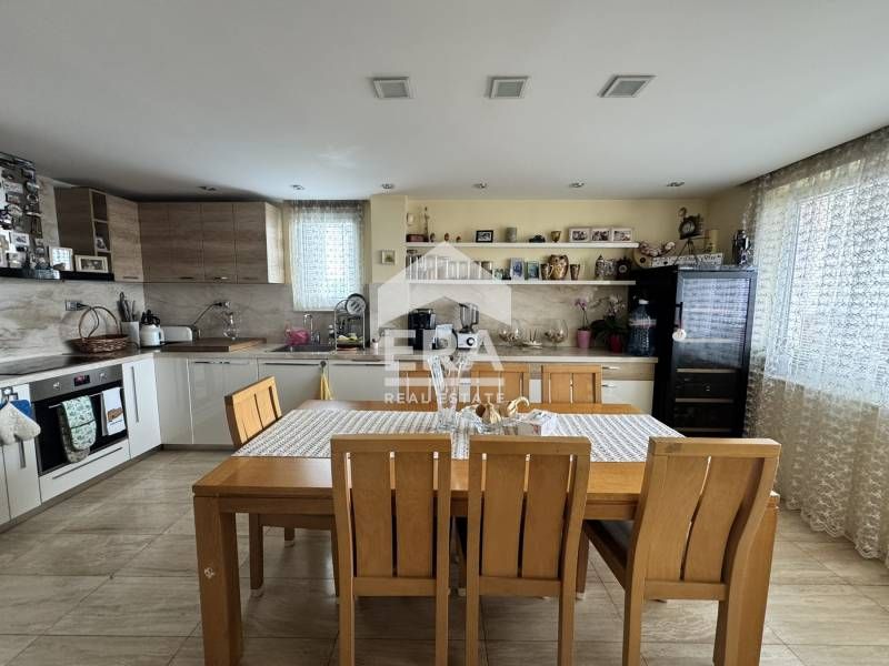 Продава се Тристаен апартамент в Варна, Лятно кино Тракия - 108 кв.м за 2407 €/кв.м - Снимка #2