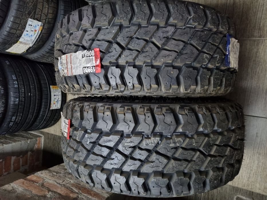 2 anvelope noi 305 60 18 Cooper Offroad