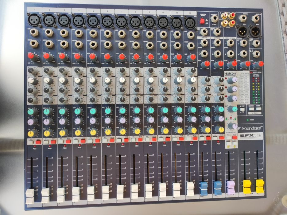 Mixer Soundcraft EFX 12 . Nou