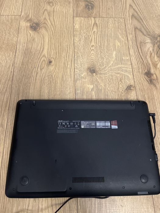 Laptop Asus X541UAK/ i5 GEN 7 / SSD 128 GB / 8 GB RAM