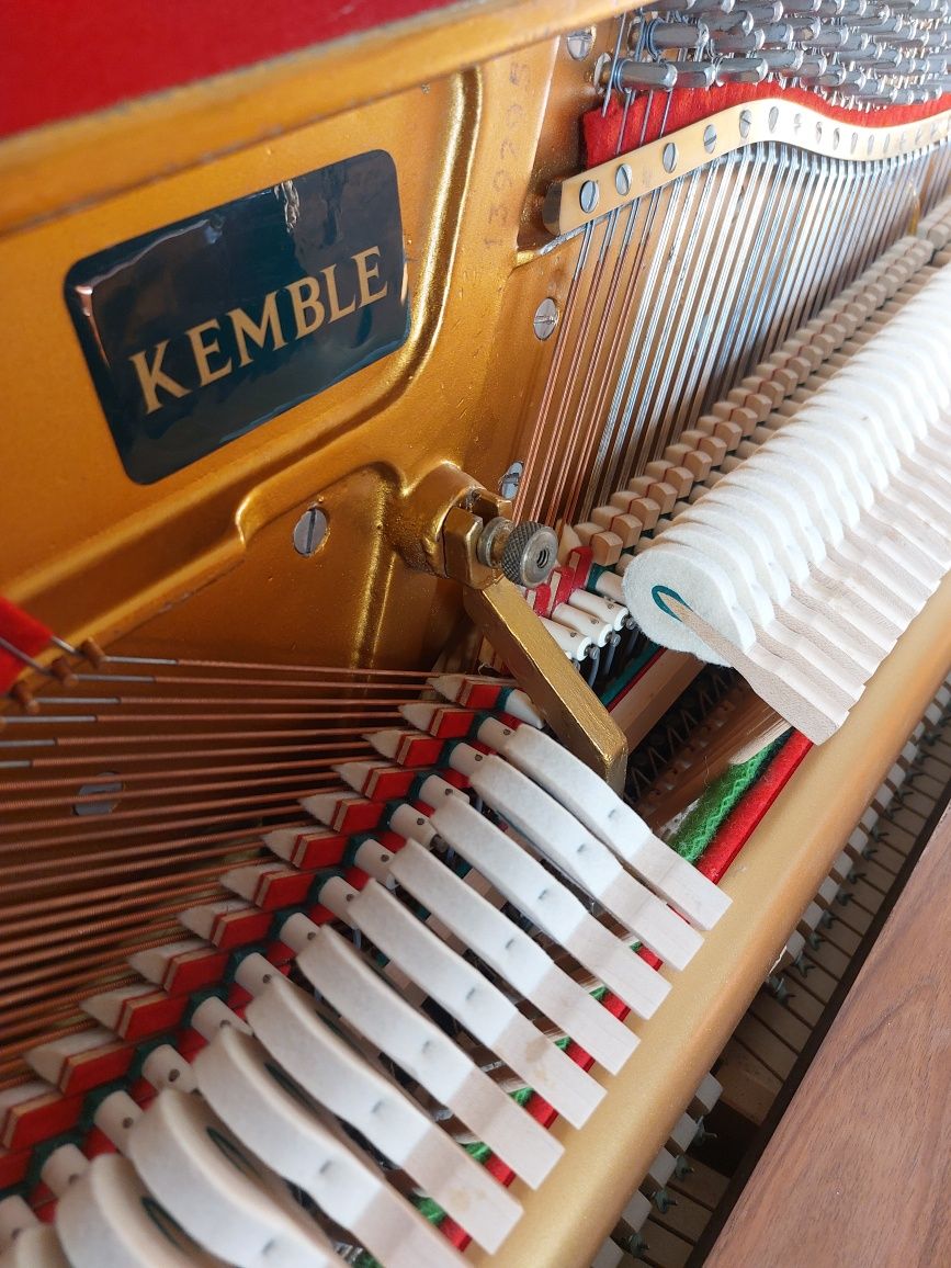 Pianina Kemble ( brand Yamaha)