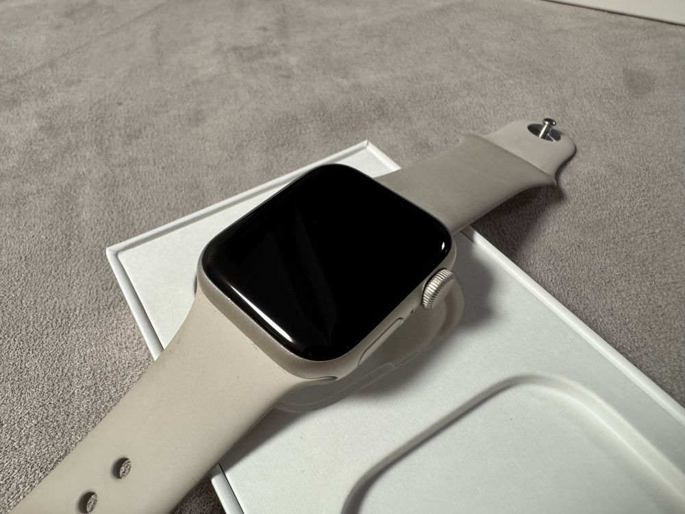Apple Watch SE 2 40mm GPS Starlight Aluminium