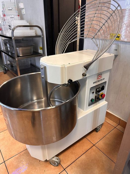 Vând echipamente Horeca-stare foarte buna