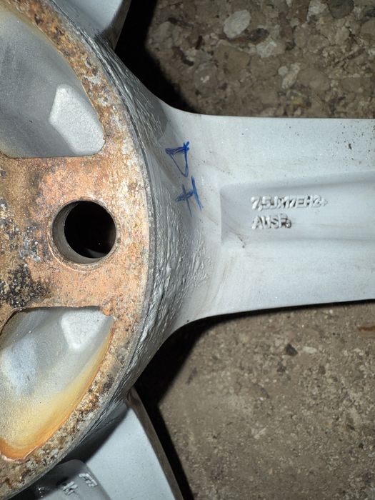 Vand Set jante Bmw X3 F25 cu anvelope de iarna foarte bune !