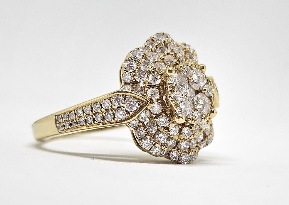 Пръстен с диамант / диаманти 1.5 карата, 18 к злато