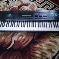 Ensoniq ts12 sotiladi