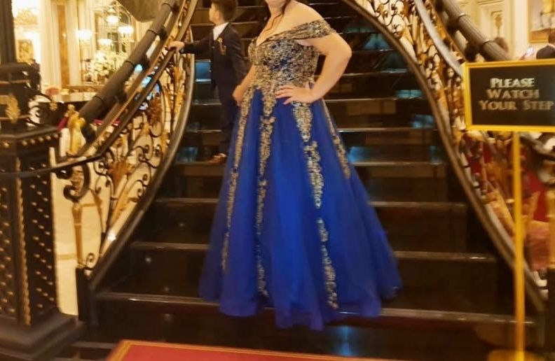 Rochie de gala foarte fumoasa deosebita  pentru ocazii speciale.