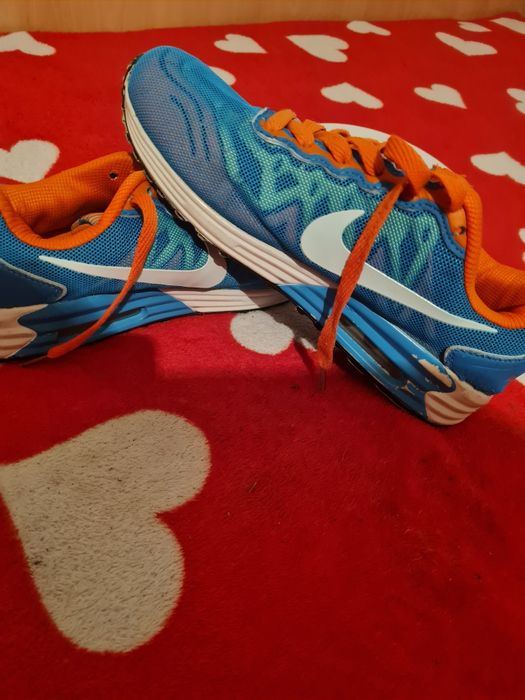 Vand schimb adidasi nike nr 42