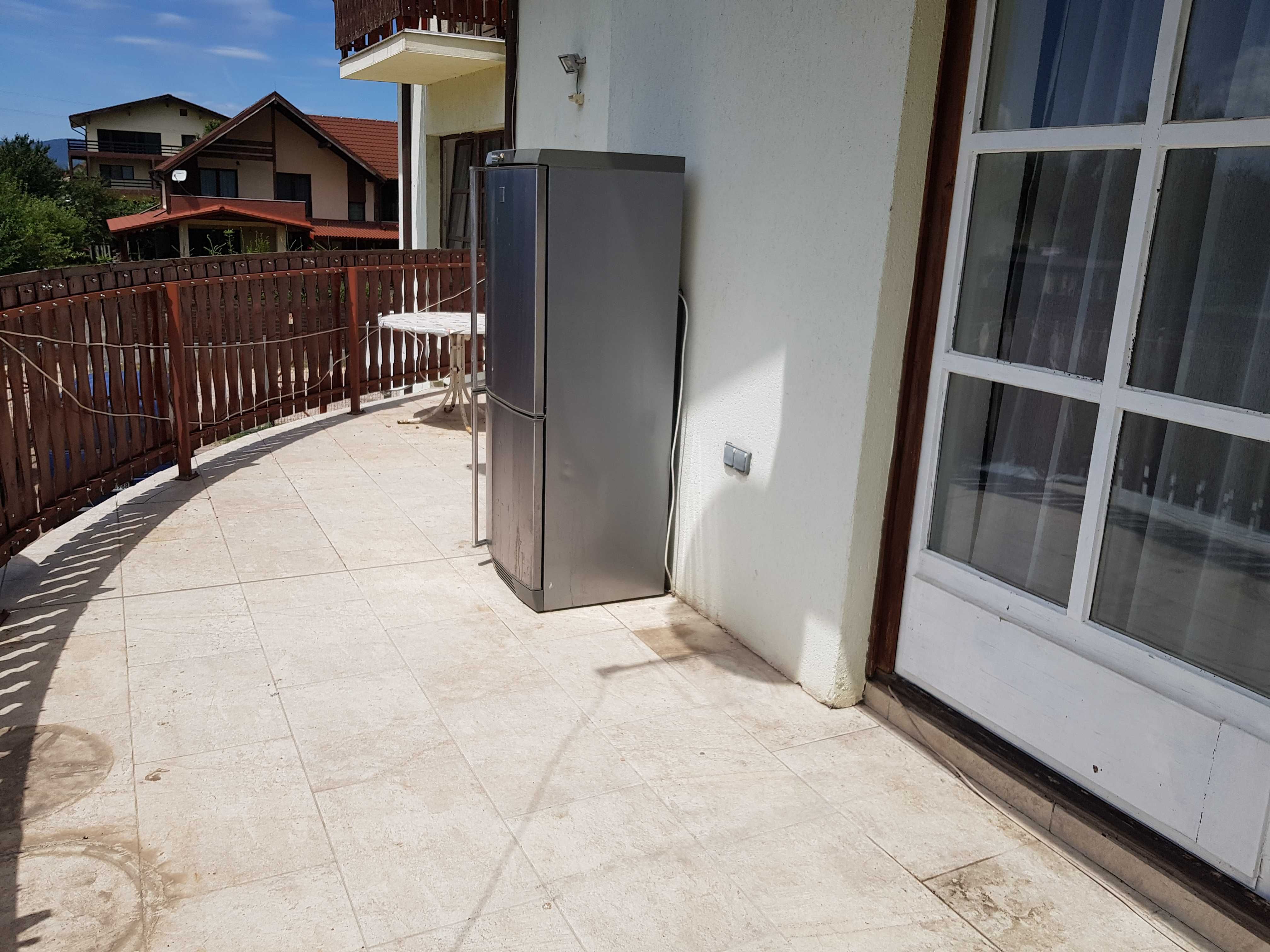 Inchiriez Apartament 3 camere cu 2 bai la casa in Cristian Brasov
